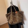 Leopard Print Canvas Tote Bag Women's Large-capacity Bag 2025 New Trendy Portable Commuter Bag Versatile Shoulder Mommy Bag