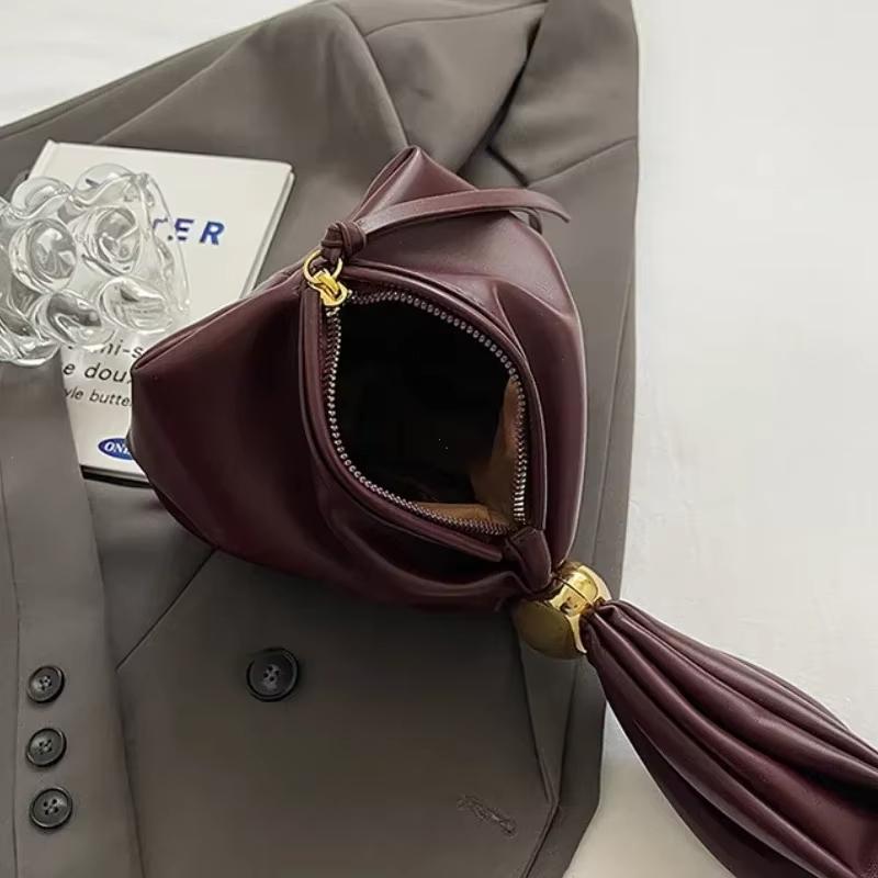 Luxury Designer Soft Leather Clutch Bag Women Pleated Mini Bucket Pouch with Temperament Side Zipper for Party Evening