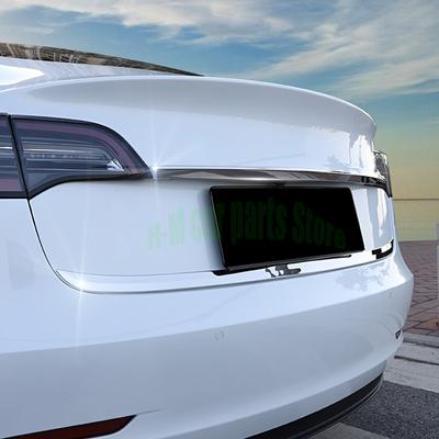 Tesla Model 3 2018-hoz – Csomagtartó hátsó ajtó emblémája Csomagtérajtó fényes csíkos hátsó kárpit matrica Automatikus díszítés Utólagos felszerelés