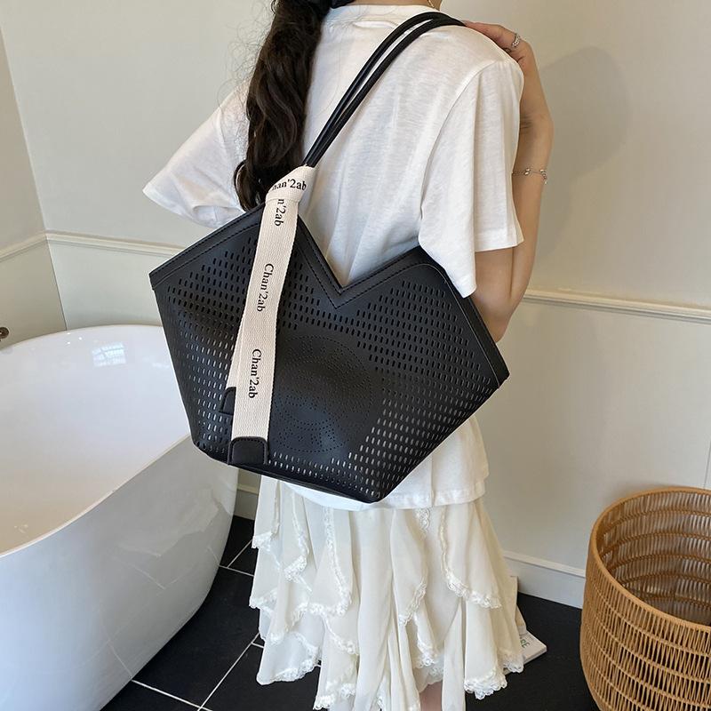 Women's Bag New Tote Bag Large Capacity Armpit Bag Versatile Hollow Shoulder Bag Splicing Handbag