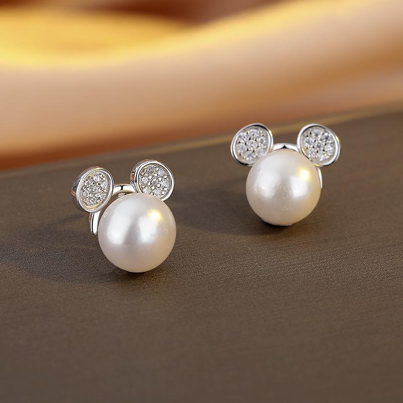 Temperament Light Luxury Design Stud Earrings + Exquisite High-End Earrings Women'S Earrings Customization
