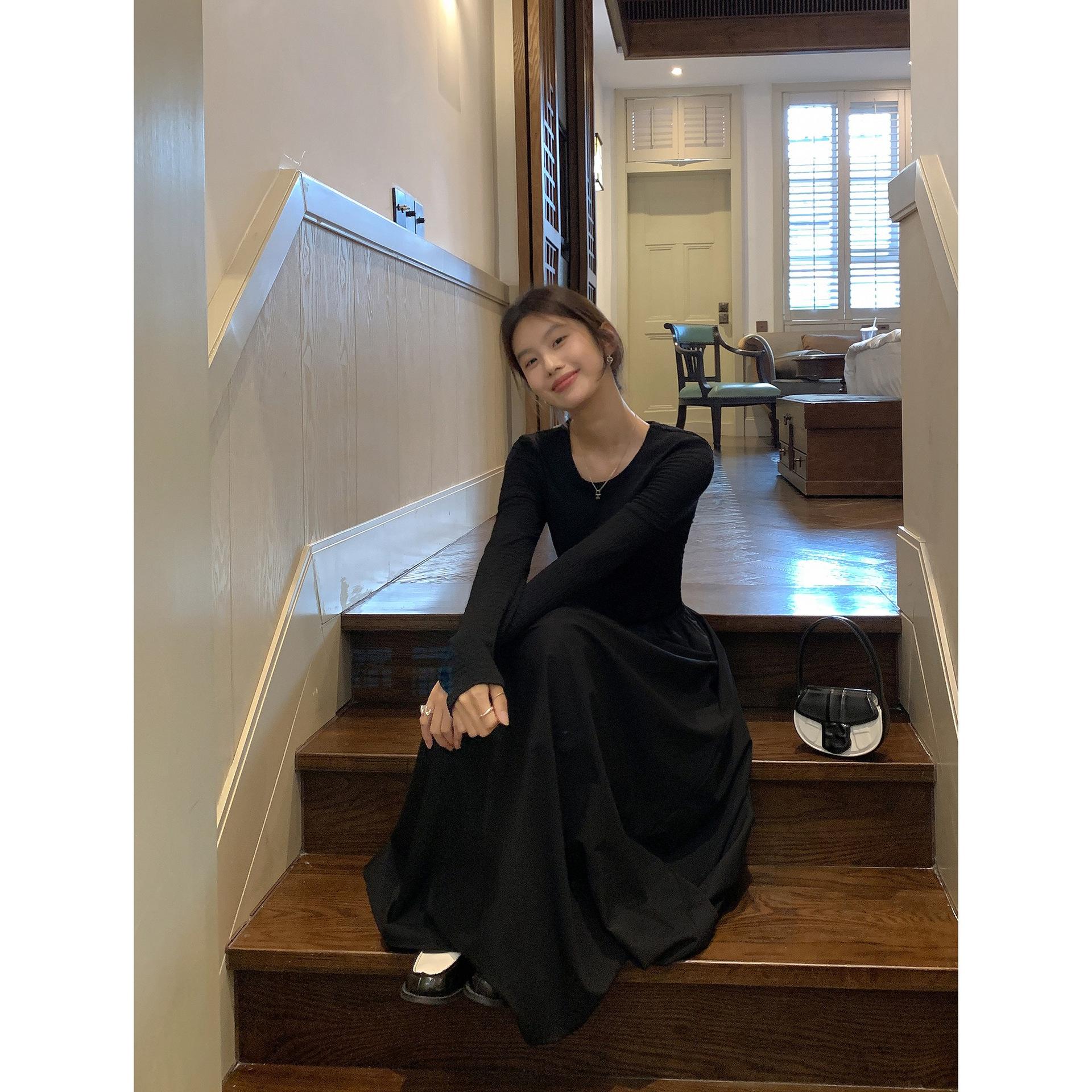 

Black knitted long-sleeved dress for women s autumn and winter feeling, waist and thin splicing, bottom dress inside S чёрный