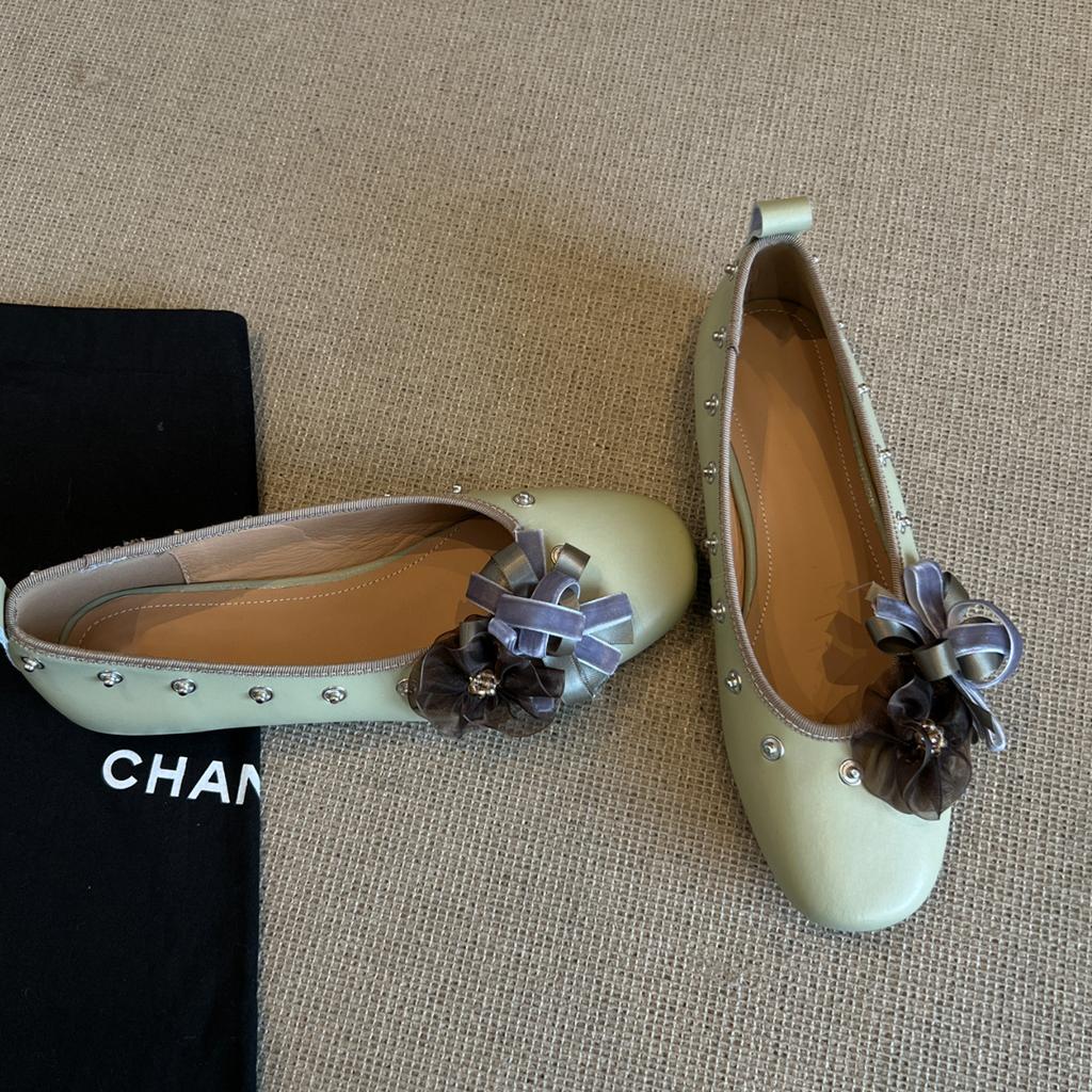 Sheepskin version~ niche design flower spikes small leather shoes 2025 new versatile shallow mouth Mary Jane shoes single shoes women