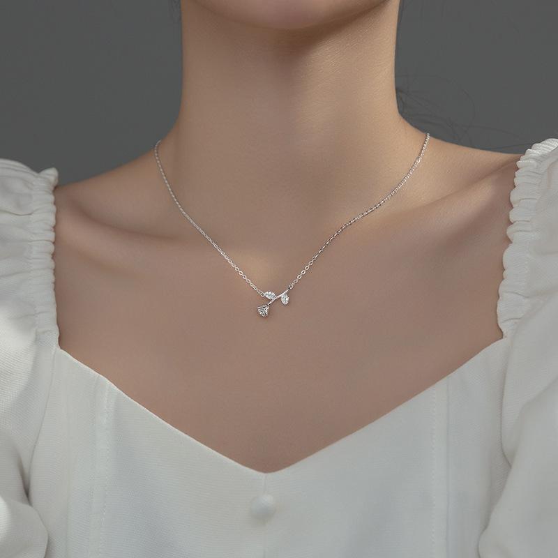 

Новое ожерелье из стерлингового серебра S925, высококачественное ожерелье с тающим сердцем, женская цепочка на ключицу с нерегулярной буквой в стиле ретро в стиле розового циркона