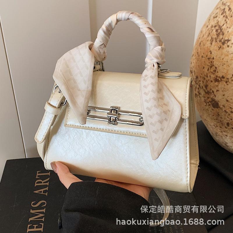 

Премиальная маленькая сумка в иностранном стиле женская сумка 2025 новая летняя универсальная сумка-мессенджер женская корейская версия портативная сумка для отдыха жёлтый