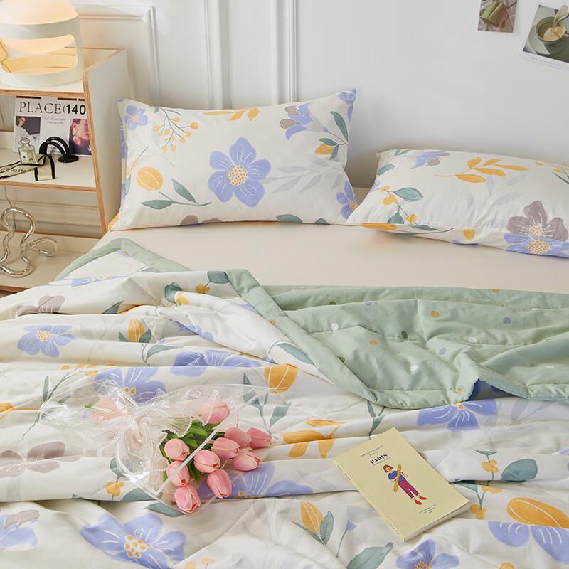 Yalu Summer Floral Lightweight Quilt