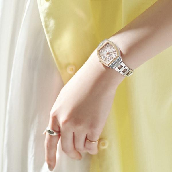 Seiko SSVW214 (LUKIA Essential Collection Solar Radio Controlled Metal Band Women's) Tonneau Watch