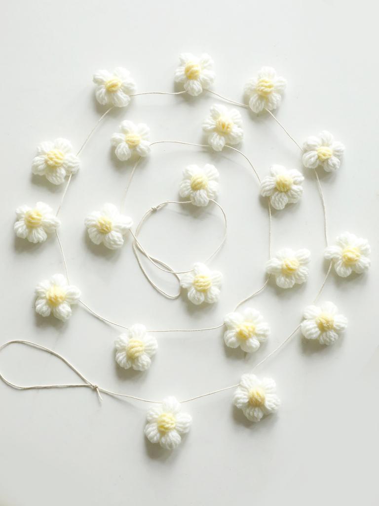 Handmade Crochet Flower Garland, DIY Boho White & Yellow Decorative Wall Hanging for Home Decor, Spring & Summer Wedding Decor