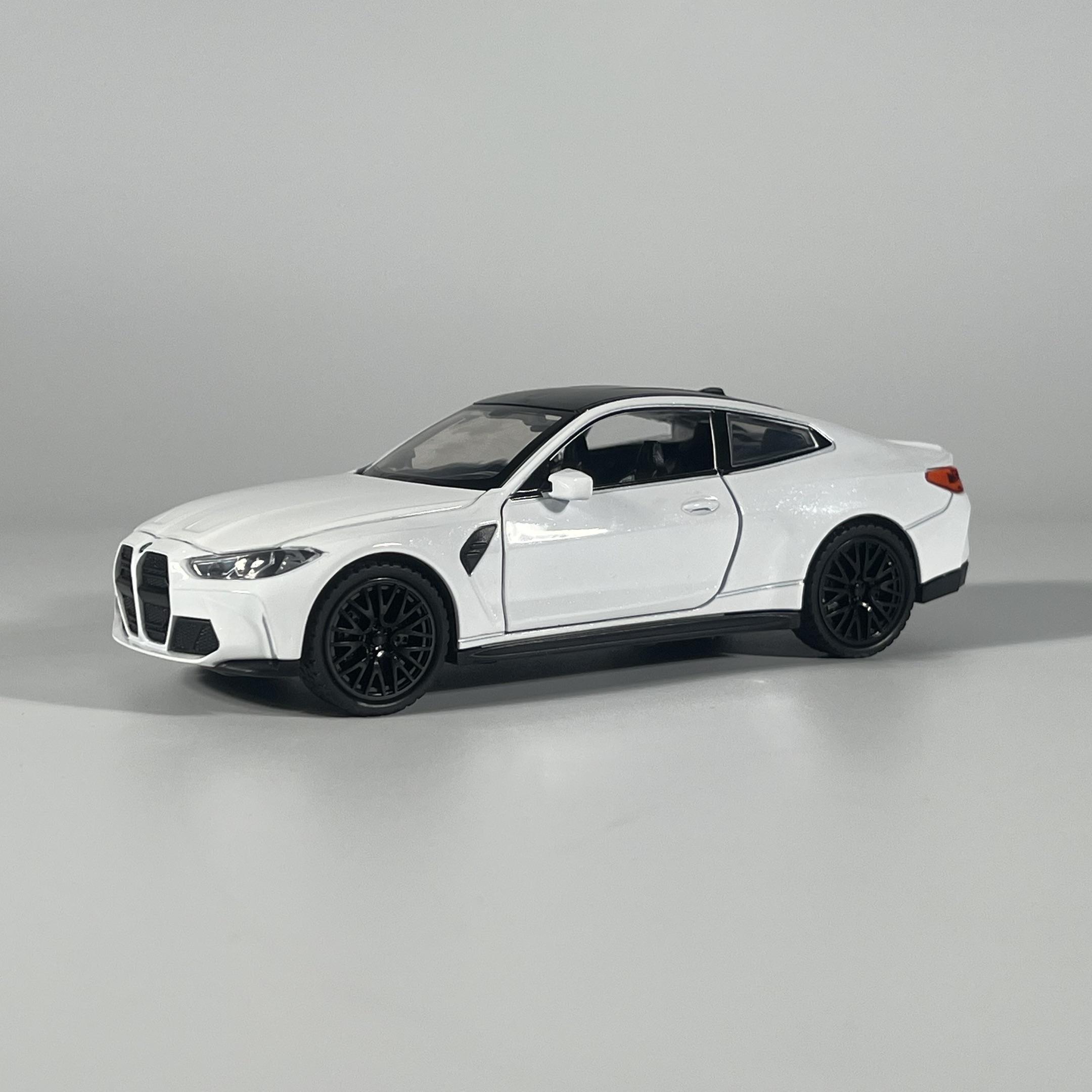 

1:32 BMW M4 Coupe Sports Car Alloy Metal Diecast Model Car Home Trendy Toys Ornaments For Children Holiday Gifts With Friend Boy белый