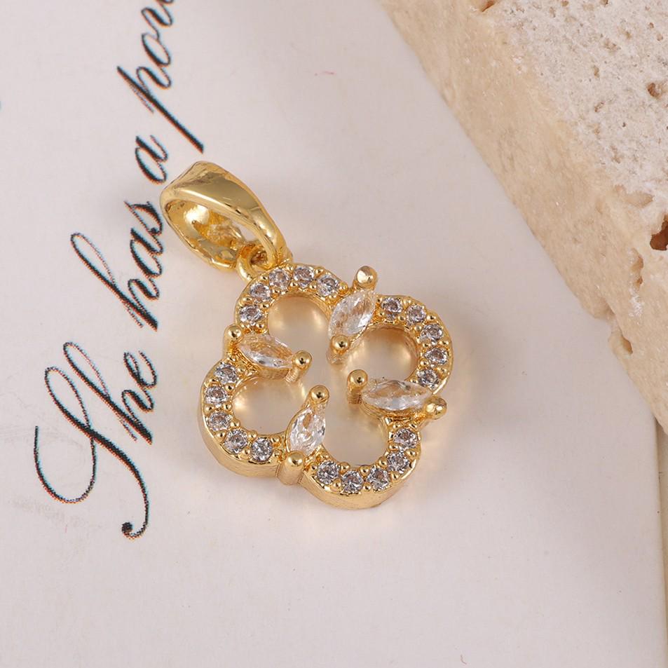 Elegant Four-Leaf Clover Rhinestone Pendant with Gold & Silver Two-Tone Design - Fashionable Women's Clavicle Jewelry