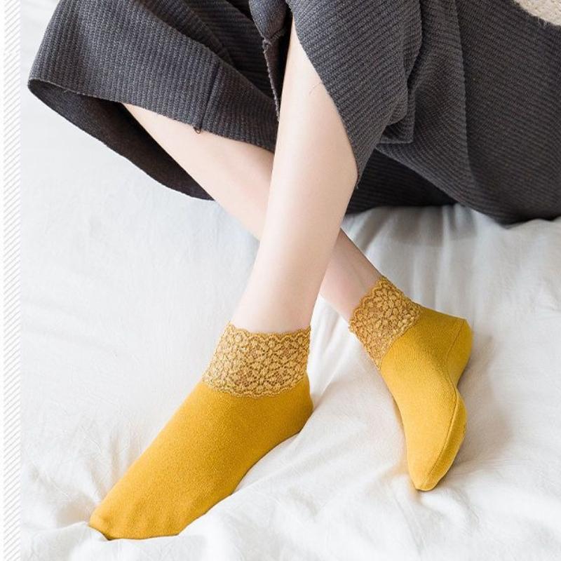 New Autumn Winter Women's Ankle Socks Lace Edged Solid Color Velvet Warm Soft Non Slip Cute Elegant Daily Dating Girls Socks