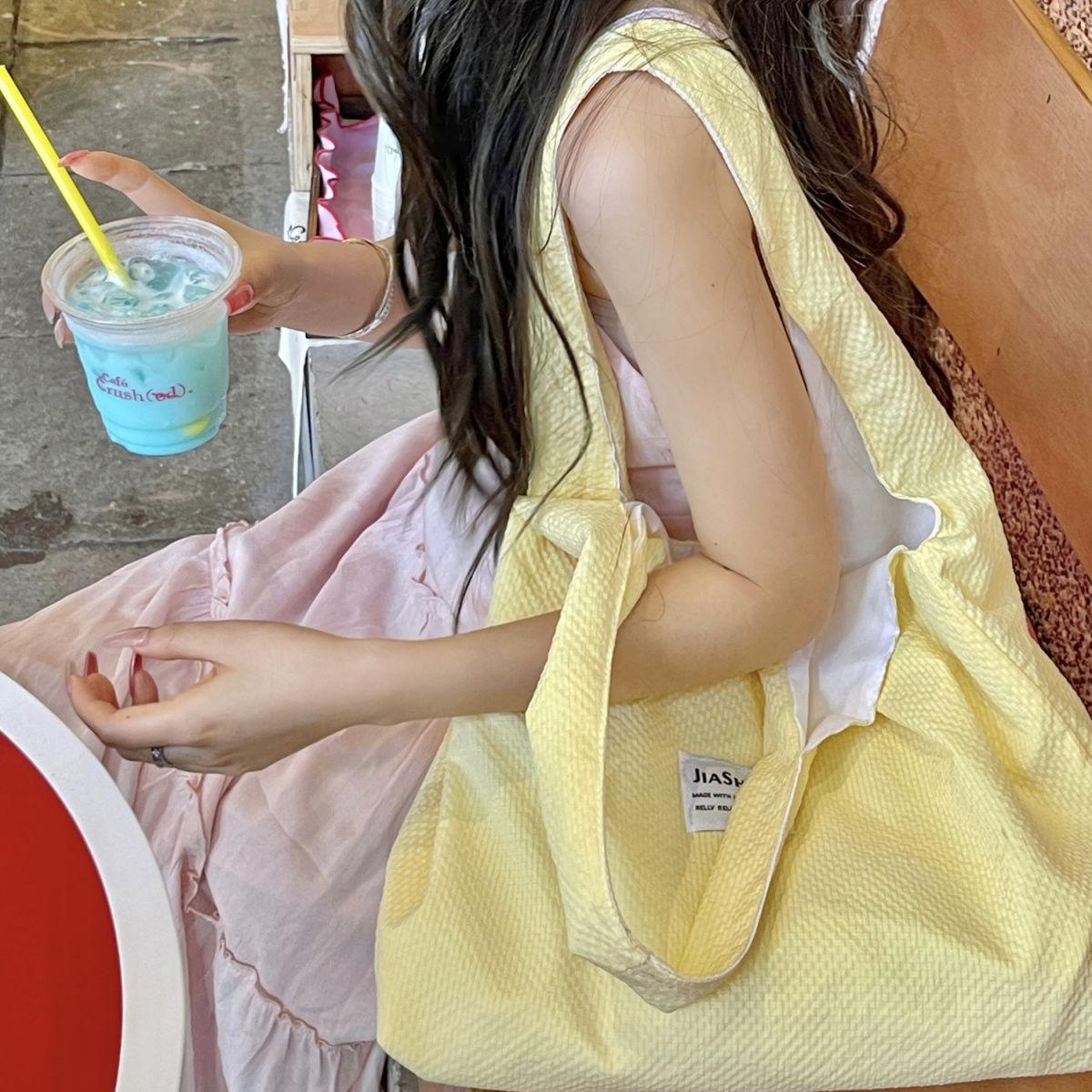 

Japanese ins sweet girl heart tote bag cream yellow small fresh style 18-25 years old large capacity free shipping жёлтый
