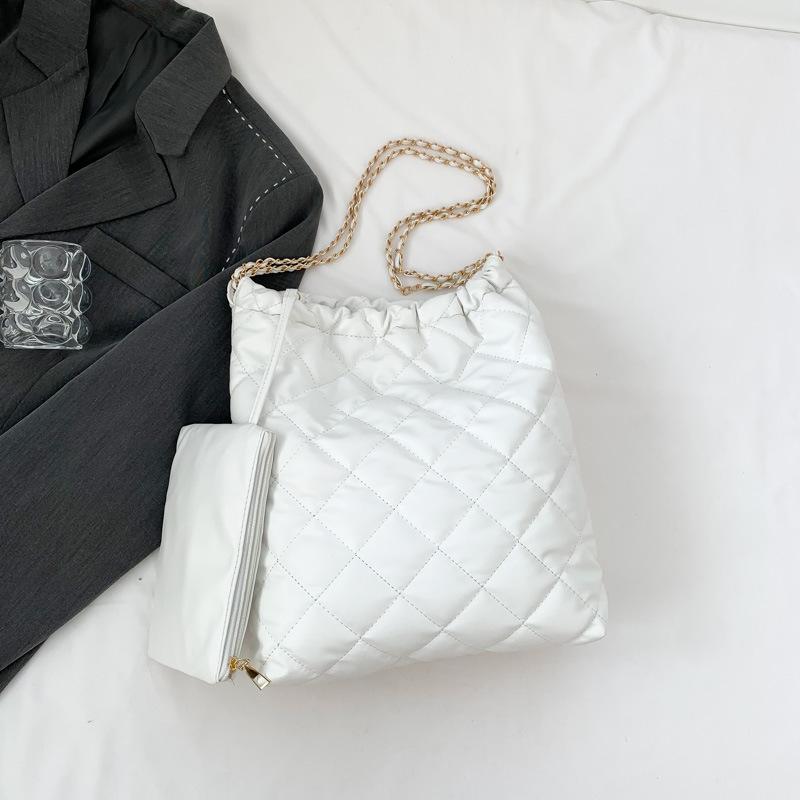 Модная вместительная сумка-мессенджер для通勤 женская 2025 лето новая повседневная простая большая вместительная сумка-тоут для通勤