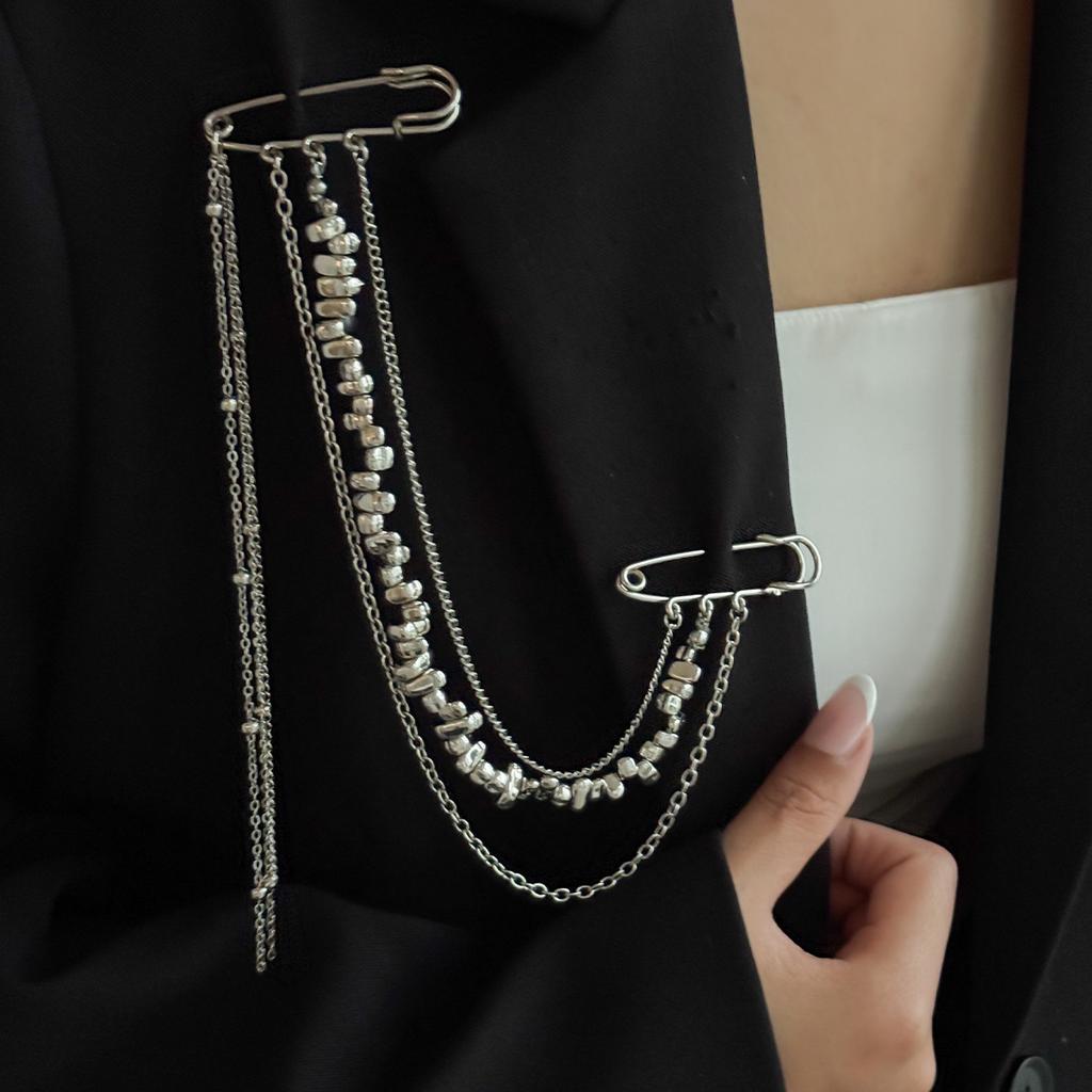 Punk Hip Hop Long Chain Fringed Brooch, Fashionable Shining Star Double Pin Suit Pendant