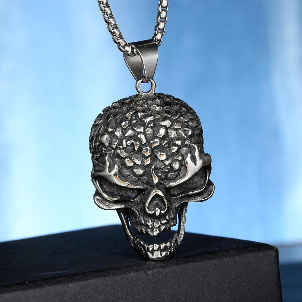 Stereoscopic Skull Stainless Steel Necklace for Men, Personalized and Powerful Hip Hop Pendant, Vintage Titanium Sweater, Chain for Women