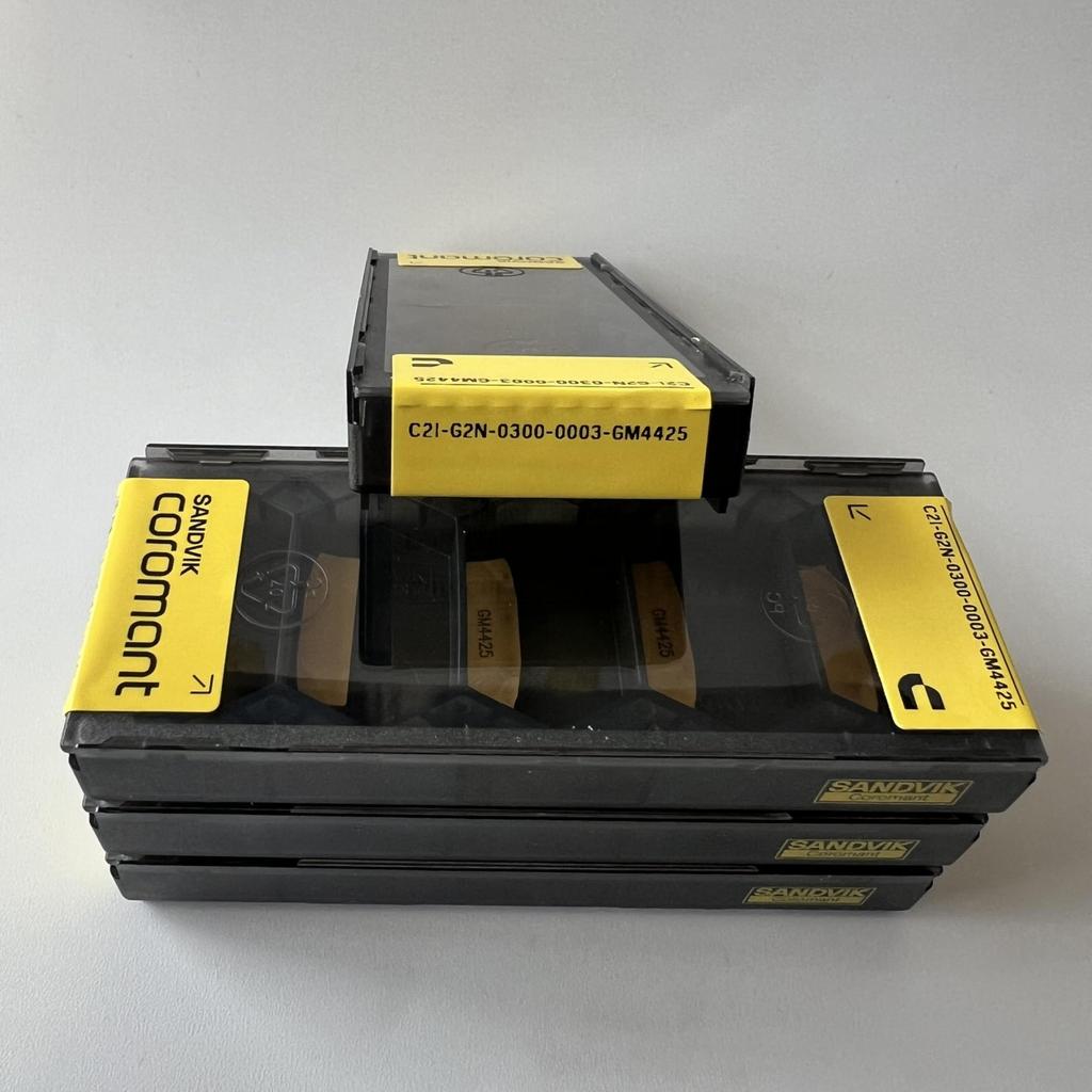 SANDVIK / C2I-G2N-0300-0003-GM 4425 / Original Swedish hard alloy blade 5 Pcs