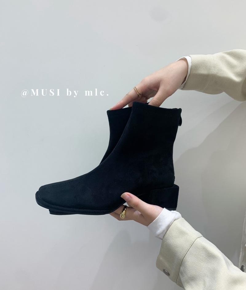 ~ Korean Version of the New Square Head Flat Bottom Thin Boots Retro Versatile Bare Boots Ankle Boots Martin Boots Short Boots