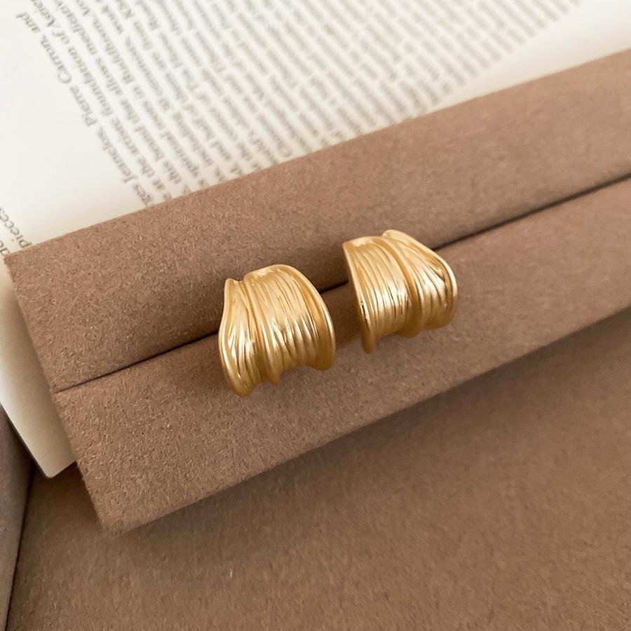 Silver Needle Geometric Ear Cuffs: Minimalist French Fashion for Women