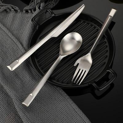 Husholdning 1 stk 304 Rustfritt stål Kniv og gaffel Skje Kreativ Stableskje Biff Bestikk