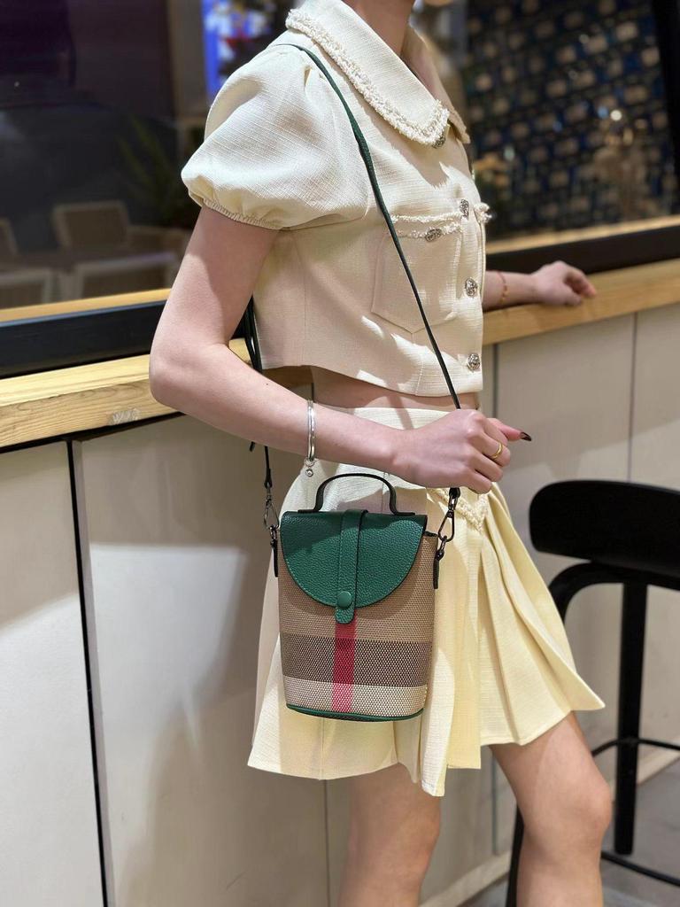 Mini Borsa a Spalla da Donna in Pelle di Lusso Leggero - Design Elegante a Quadri, Leggera, Versatile Borsa a Tracolla.