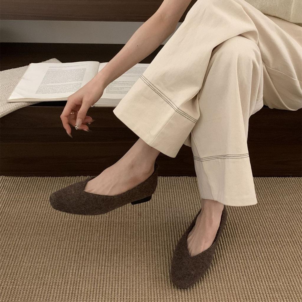 French Flat-bottomed Casual Velvet Mary Jane Shoes Women's 2025 Autumn and Winter New Light-mouth Fluffy Single Shoes Versatile Ladyshoes