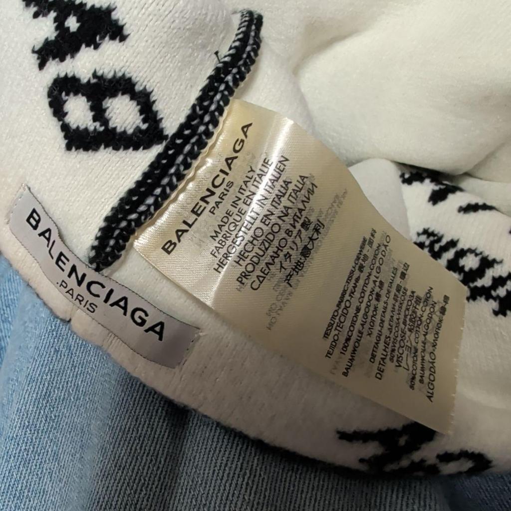 Used BALENCIAGA logo knit hat beanie