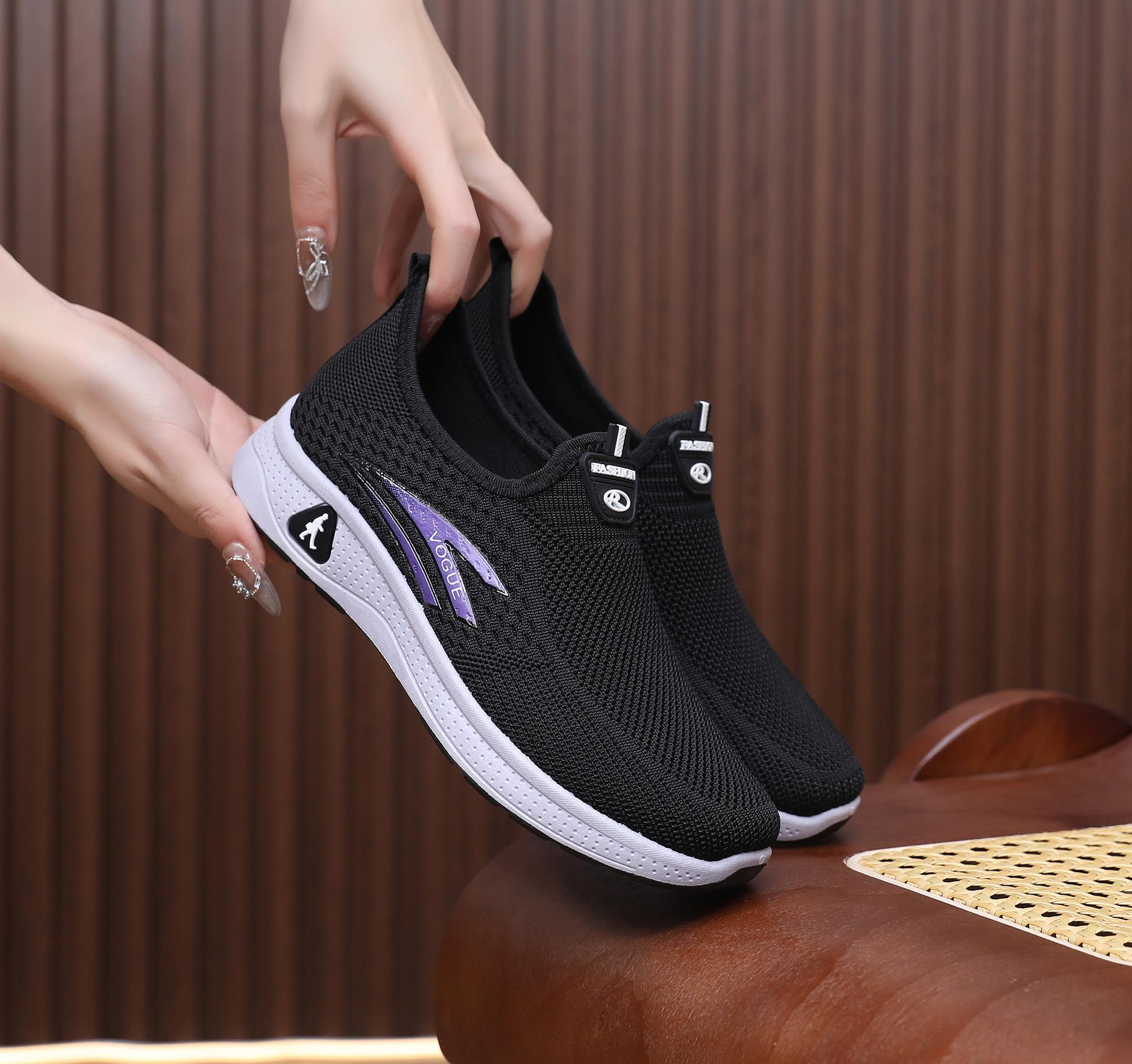 

Old Beijing cloth shoes women s single shoes flying woven surface one pedal walking women s shoes mother shoes non-slip soft-soled casual sports shoes 36