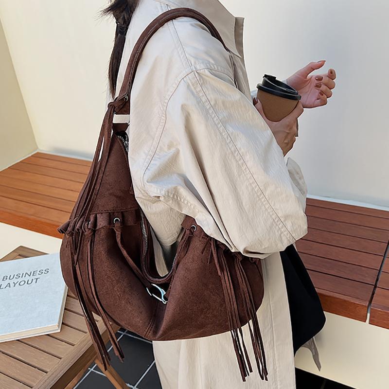 Womens Faux Suede Shoulder Bag Winter Retro Hobo Bag Luxury Designer Tassel New Trend Handbags Dumpling Bag Outdoor Work Handbag