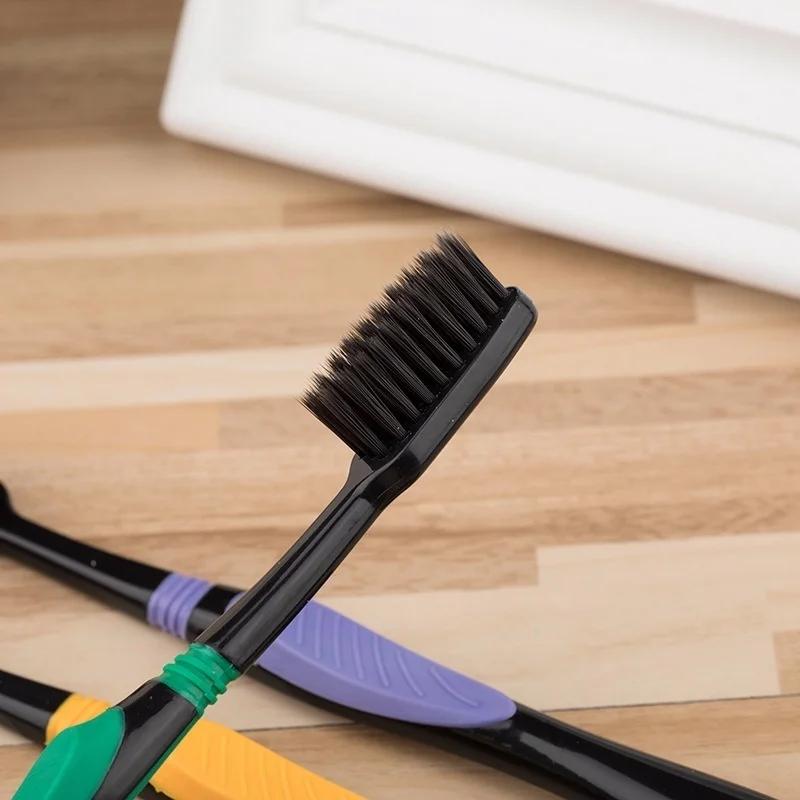 1 pièce Brosse à dents souple en charbon de bambou Adulte Nettoie les dents Soin sain Brosse à dents (couleur aléatoire)