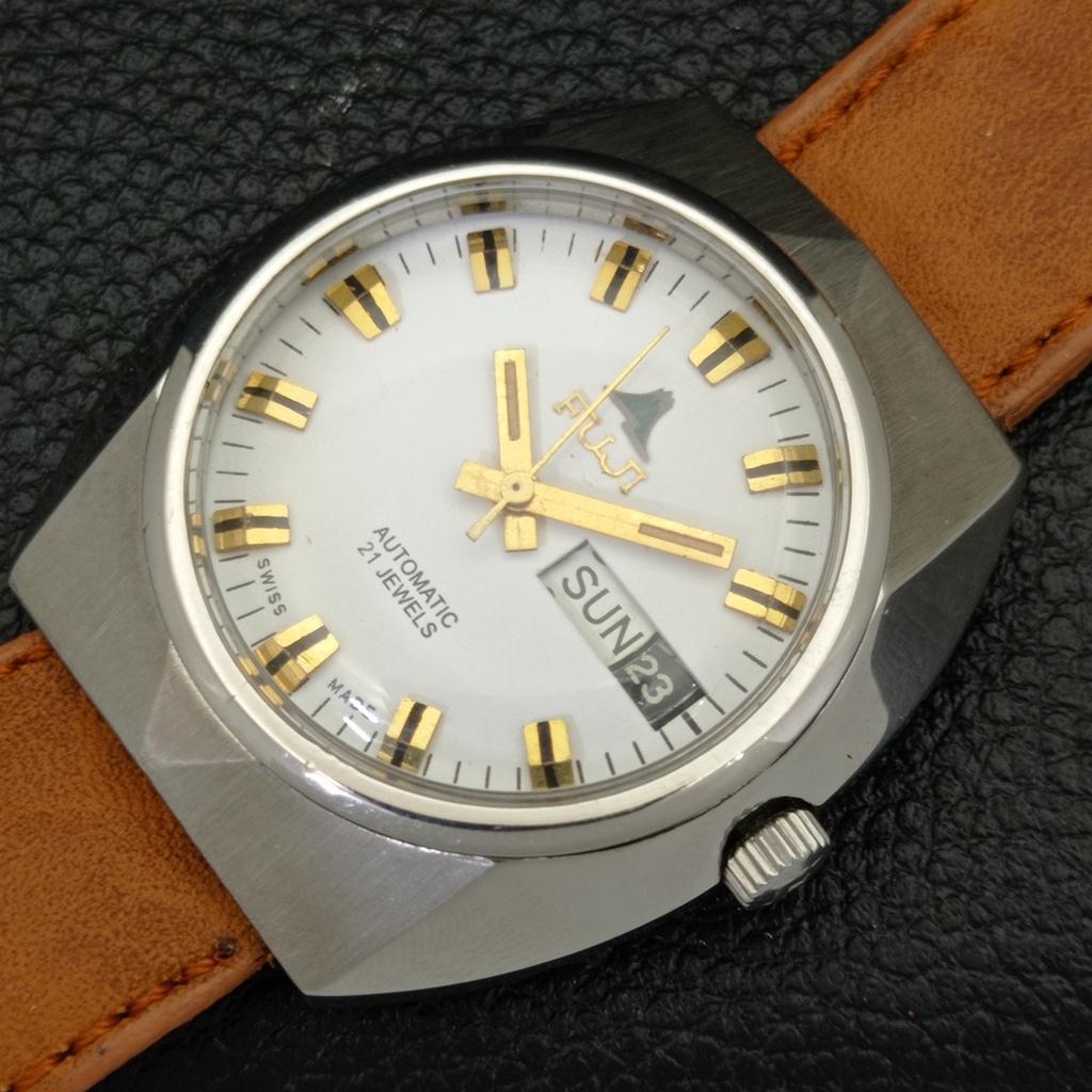 USED FUJI AUTOMATIC 2068 SWISS MENS DAY&DATE WHITE COLOR DIAL WATCH a432552-2 R112-a432552