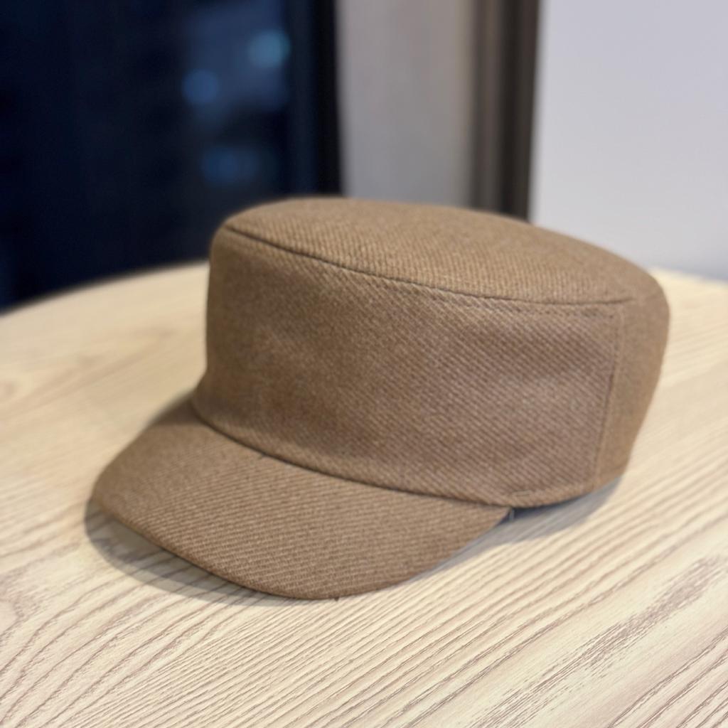 New Korean Style Solid Color Flat Top Equestrian Hat for Women in Autumn and Winter Fashionable and Warm Everyday Versatile Cap
