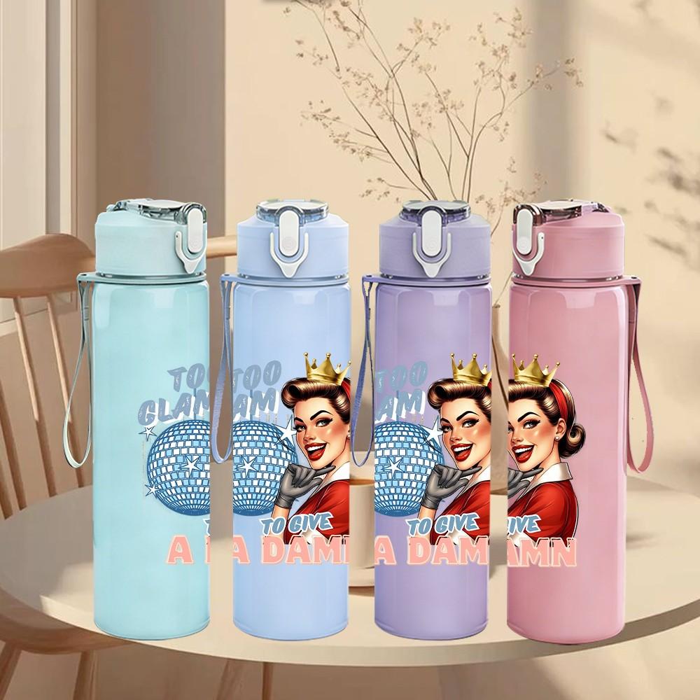 1PC Vintage Housewife Text Art Pattern 750ml Color Plastic Sports Water Bottle Leakproof Flip Straw Lid Suitable for Sports Office Home Use