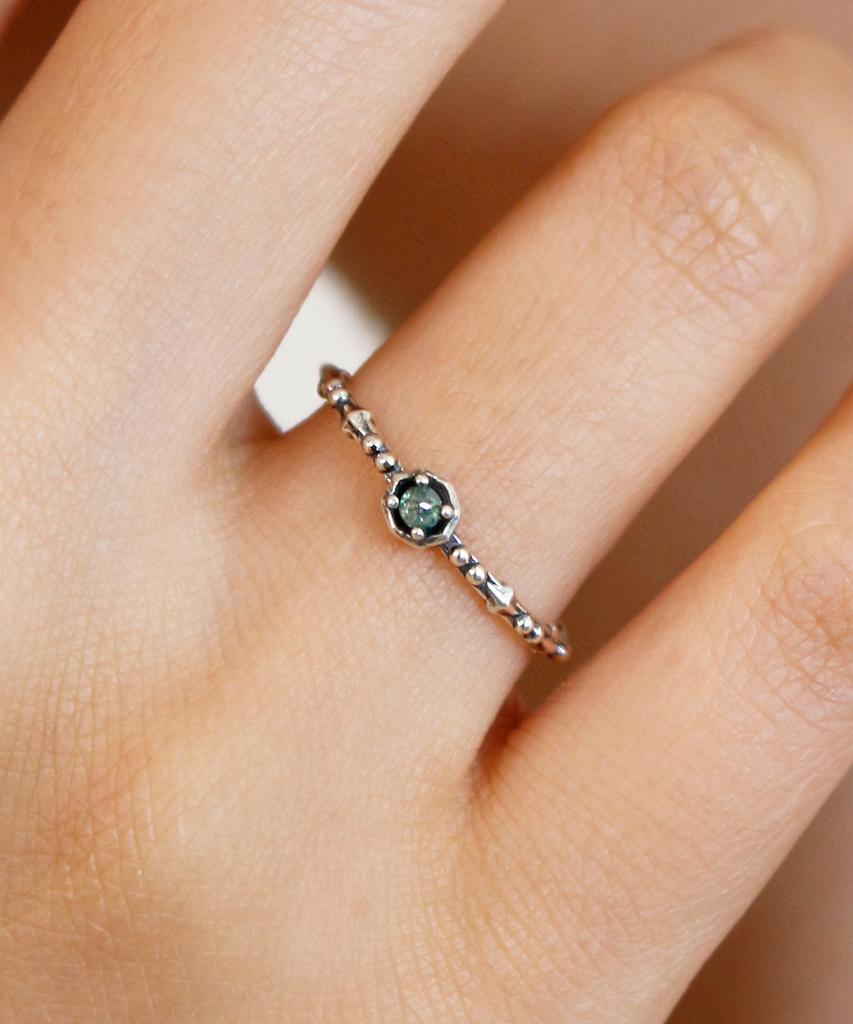 47Bag 925 Silver Green Diamond Ring Hazella