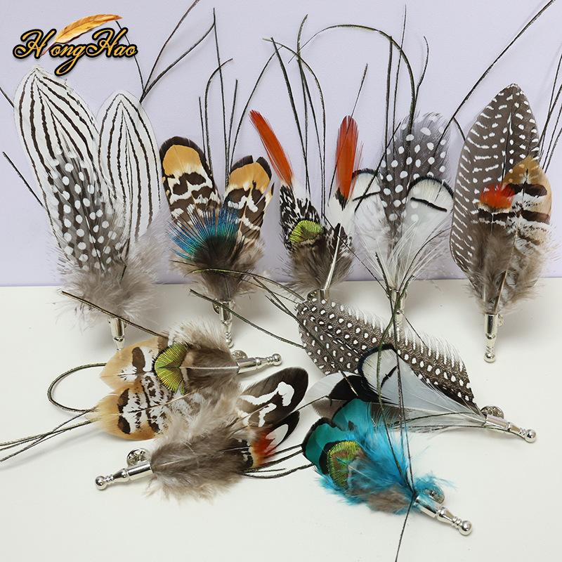 New Feather Brooch Lapel Pins for Suit Dress Badge Elegant Accessories Exquisite Fashion Business Wedding Jewelry