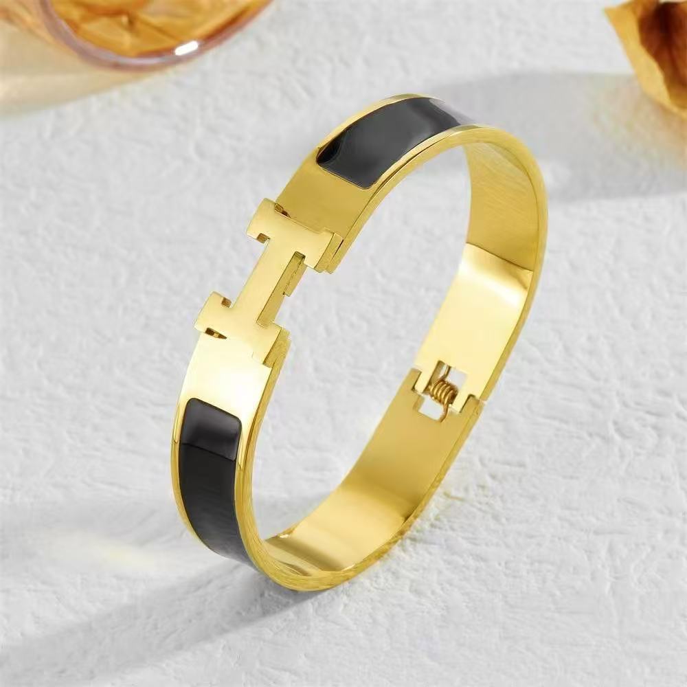 

New Style, Elaborate Washable Couple Jewelry Temperament Women s High-end Bracelet 19CM