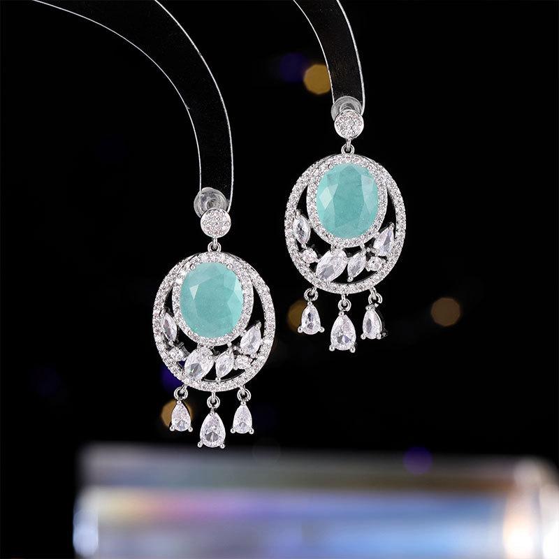 

Слегка инкрустированные циркониевыми каплями воды серьги с бахромой геометрические овальные высококачественные банкетные платья универсальные серьги нишевые легкие роскошные серьги