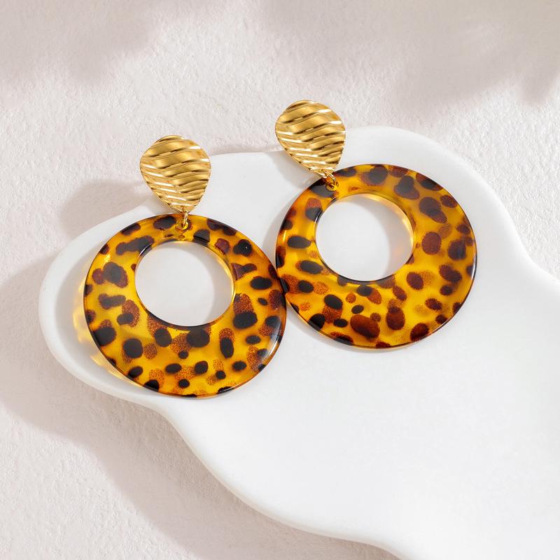 18k Gold Leopard Print Hollow Geometric Earrings - Stylish & Bold Design