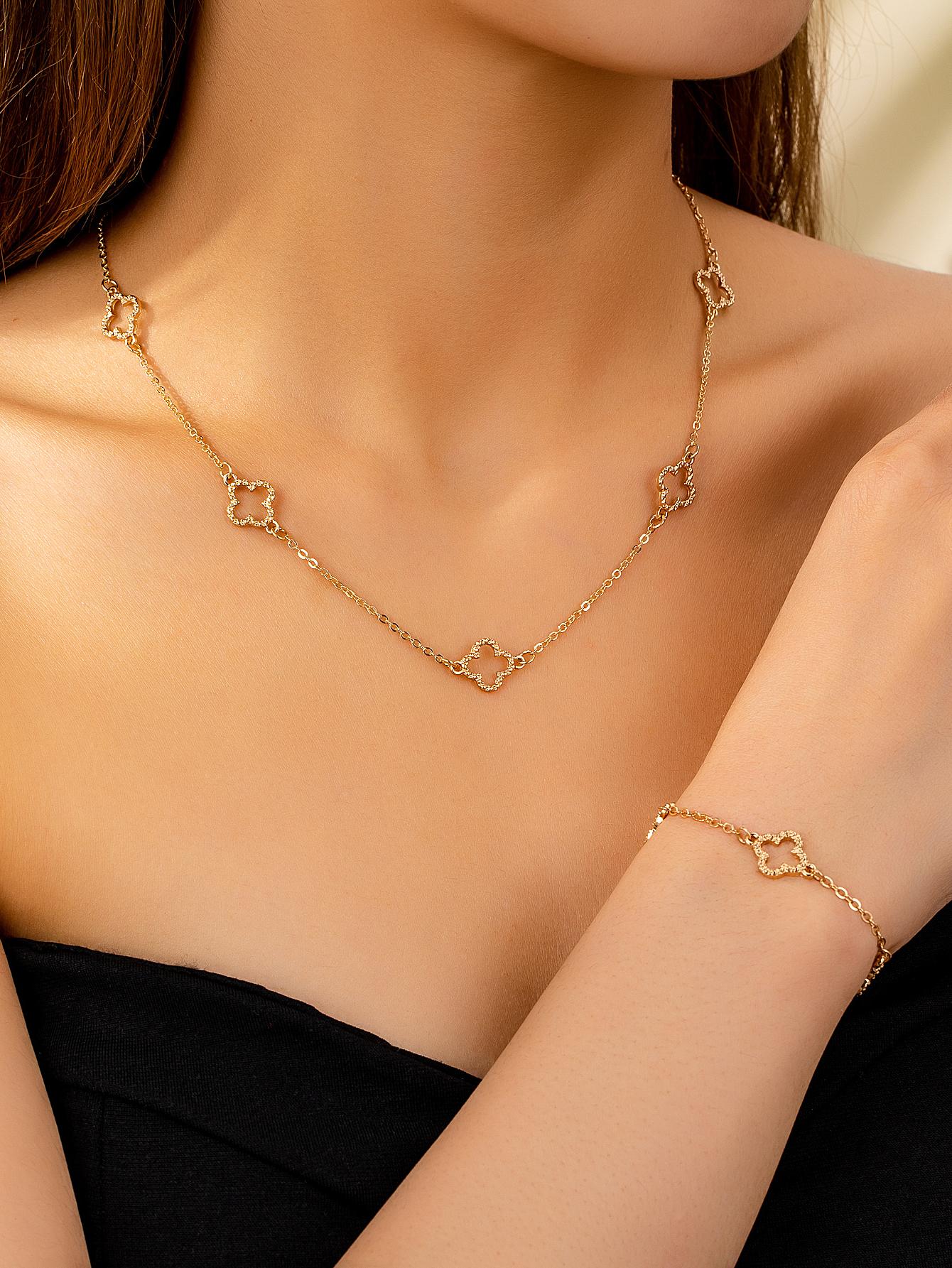 

2-Piece Women s Jewelry Set Lucky Four-Leaf Flower Necklace and Bracelet Women s Jewelry Suitable for Vacation and Daily Wear