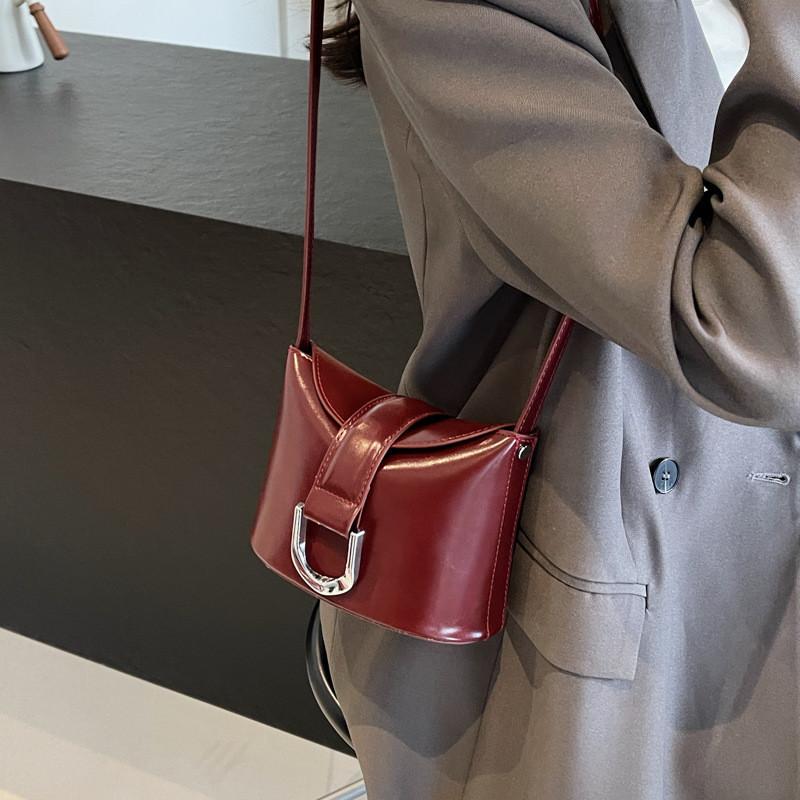 Stylish Urban Minimalist Pu Tote Bag With Lock Clasp Closure красный