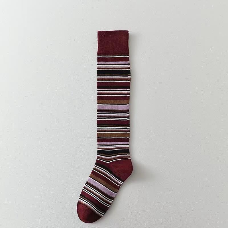 

Осенне-зимние женские гольфы средней длины до колена и голени в стиле ретро с яркими горизонтальными полосками, чулки из чистого хлопка в студенческом стиле One Size вино красного