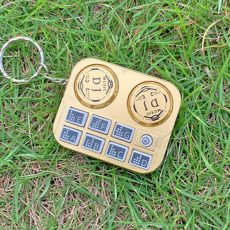 

Творческий брелок для ключей с диском диджея, мини-музыкальный проигрыватель со световым музыкальным инструментом, кнопкой звука, играми, детской сумкой, подвеской, подарками золотой