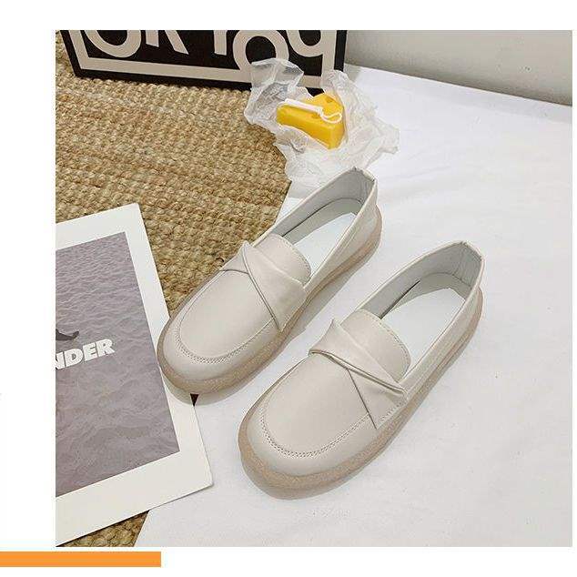 

Nurse shoes women s 2025 new one-pedal Doudou shoes versatile soft-soled flat-soled white shoes small leather shoes spring and autumn single shoes 40