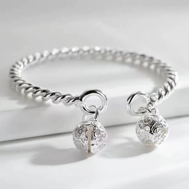 Hot-Selling Fugitive Princess Bracelet High-End Light Luxury Niche Design Bow Bell Silver Jewelry for Women