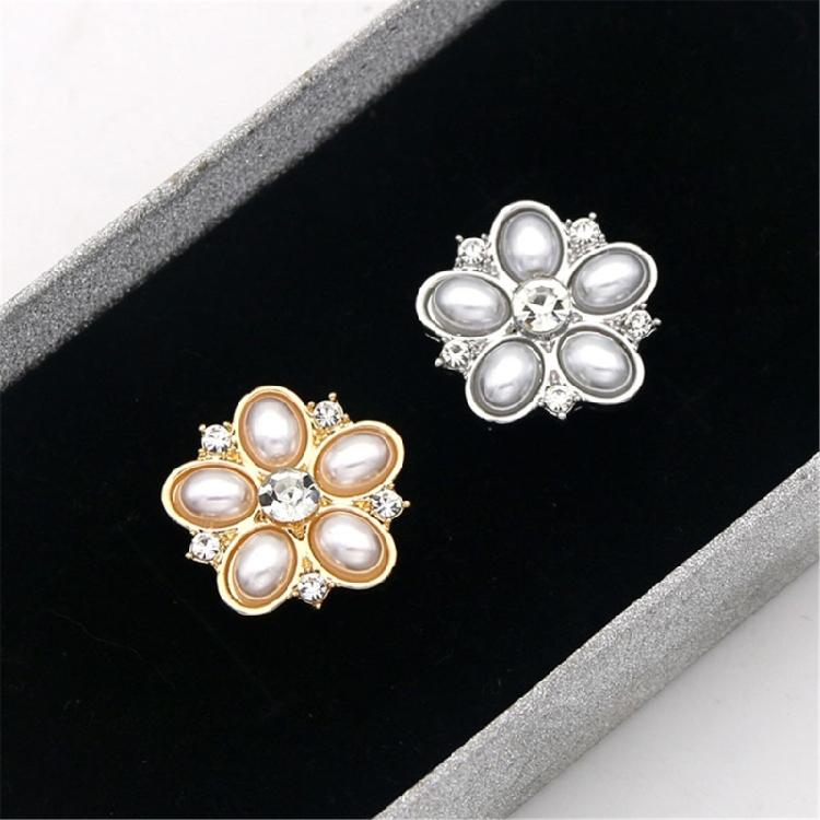 Shirt Button Cover Decorative Button For Women Wedding Accessories Rhinestones Flower Design Button Clip for Formal Shirt