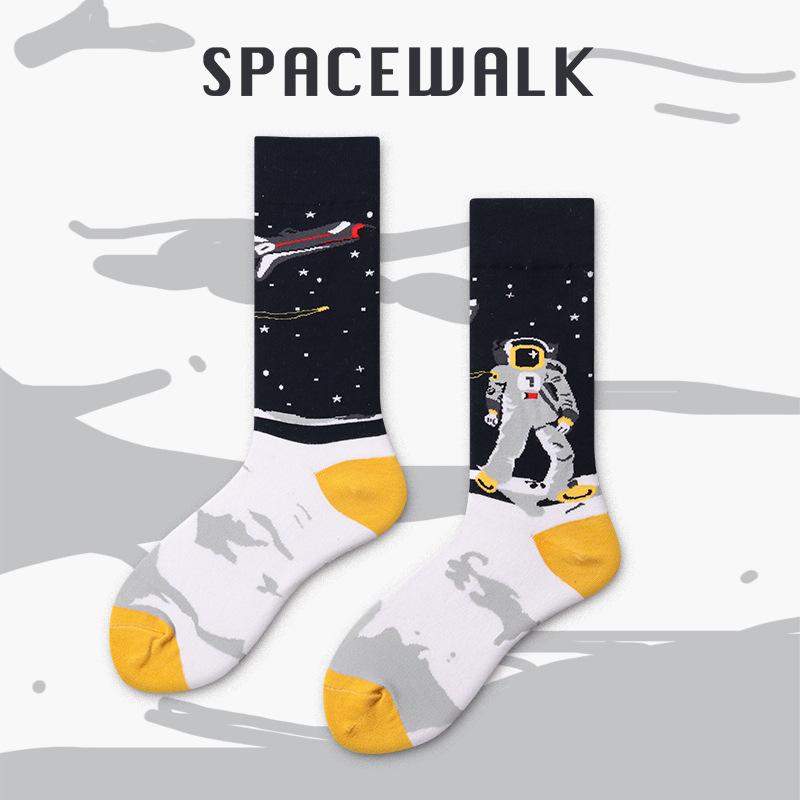 Unisex Malerei Stil Astronaut Mann Socken Baumwolle Harajuku Bunt Vollsocken Damen Weltraum Streetwear 1 Paar Größe 38-46