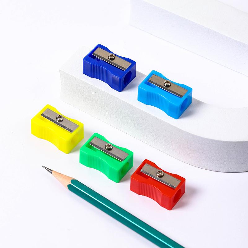 20ks přenosné jednoduché mini barevné jednootvorové obdélníkové plastové ořezávátko na tužky pro děti školní potřeby