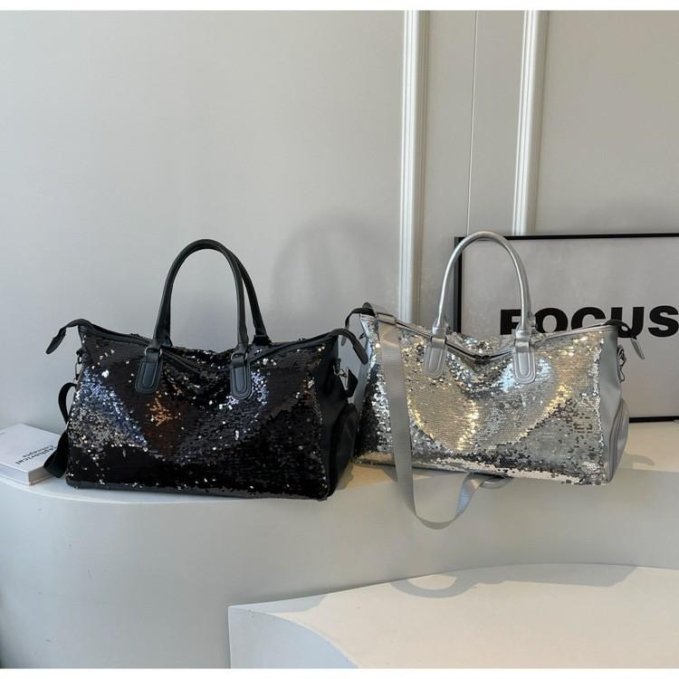 Stylish large-capacity travel bag feeling 2026 early spring new dry and wet separation sequined travel shoulder bag