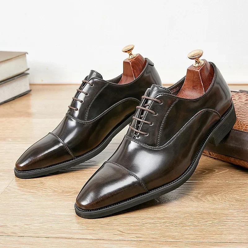 Echtes Leder Glänzend Herren Spitz zulaufende Business-Schuhe Lackleder Schuhe für Herren Luxus Party Büro Gespleißte Business-Schuhe Übergröße 45