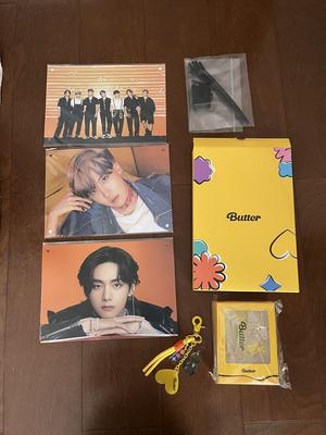 [USED] BTS Butter Official Merchandise Set: 2 Key Rings & 3 Photo Banners
