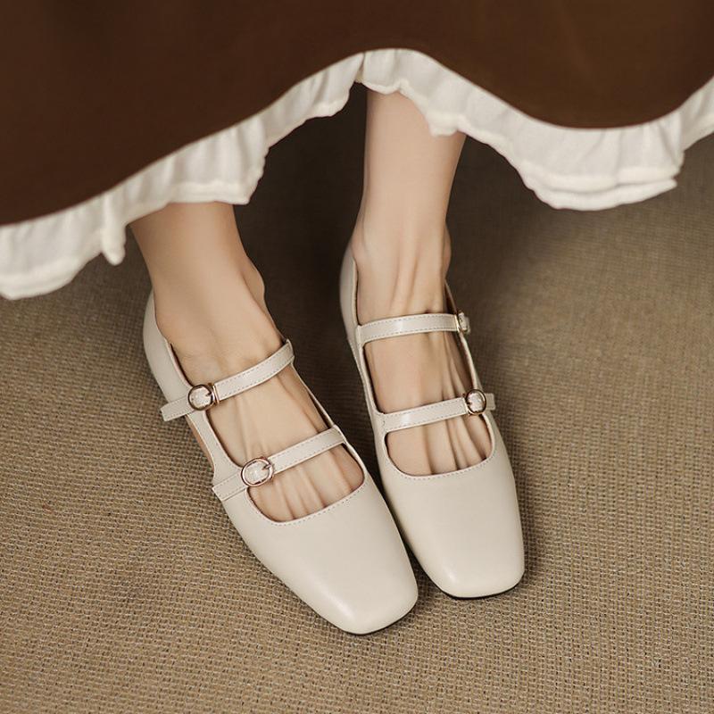 

Новые женские сандалии на плоской подошве летние женские сандалии с перфорацией корейская версия квадратный носок большой размер обувь резиновая мягкая подошва женская обувь 39 бежевый